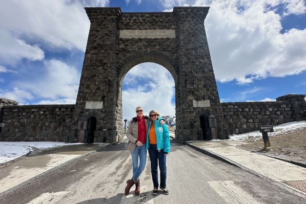 Else en Josee van WintersportCanadaAmerika bezoeken Yellowstone National Park