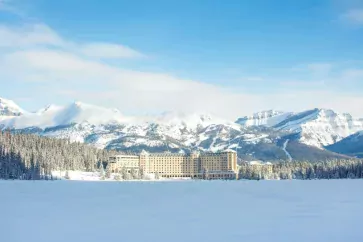 Fairmont Chateau Lake Louise Exterior