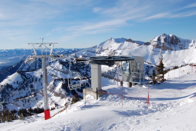 Wintersport in skigebied Jackson Hole in de staat Wyoming in Amerika 