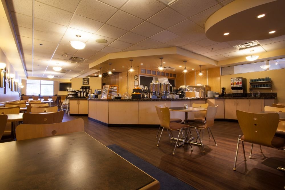 Fernie - Best Western Mountain Plus breakfast cafe