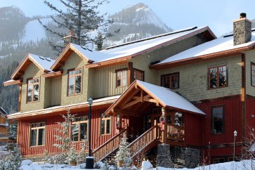 Kicking Horse - Copper Horse Lodge exterior