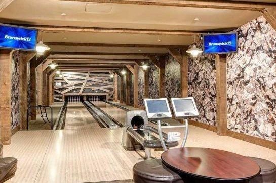 Breckenridge - Mountain Thunder Lodge bowling