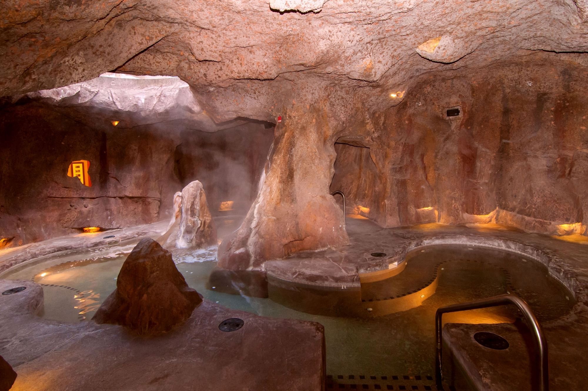 Banff - Fox hotel & suites hot pool