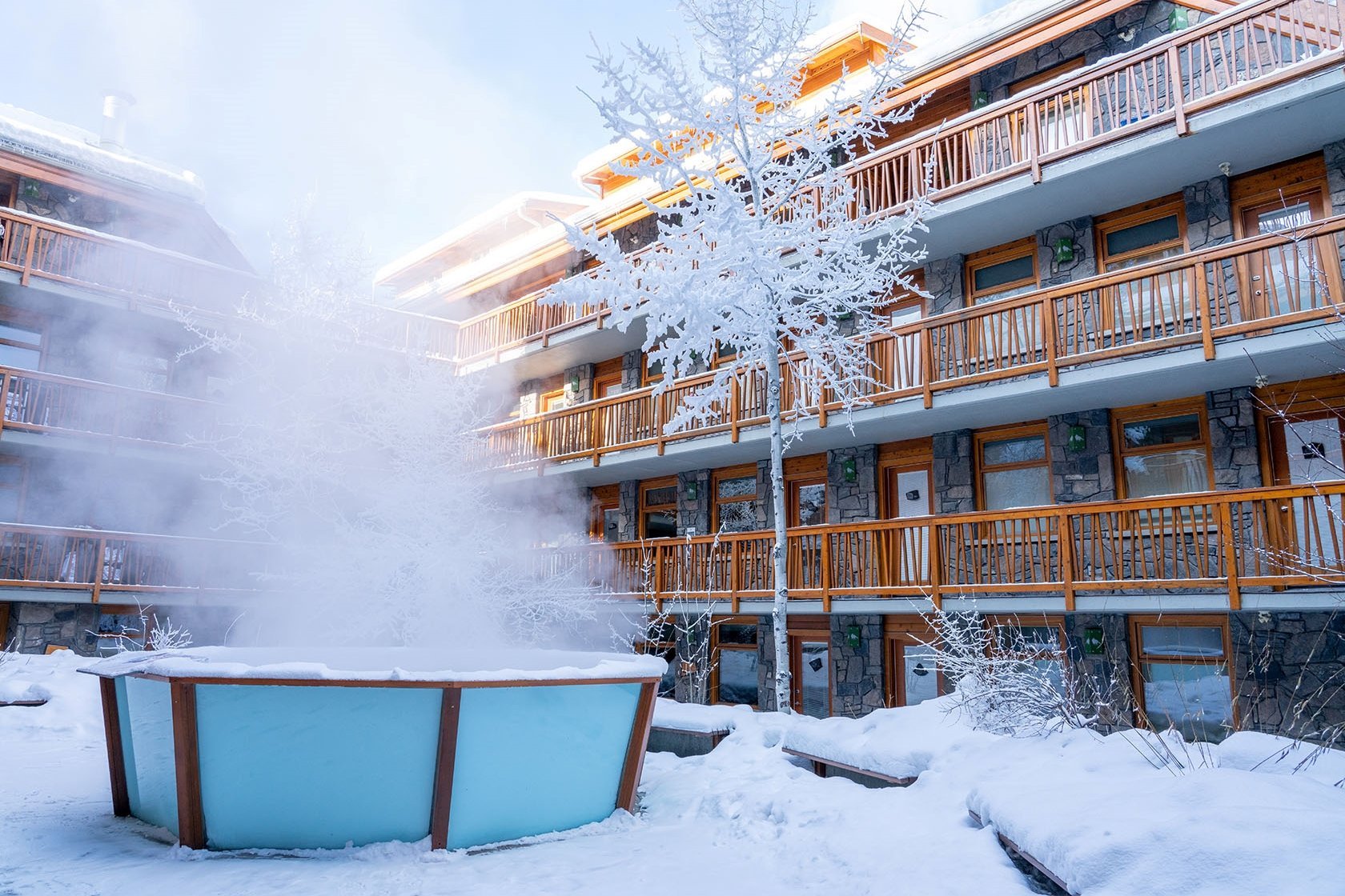 Banff - Fox hotel & suites exterior courtyard