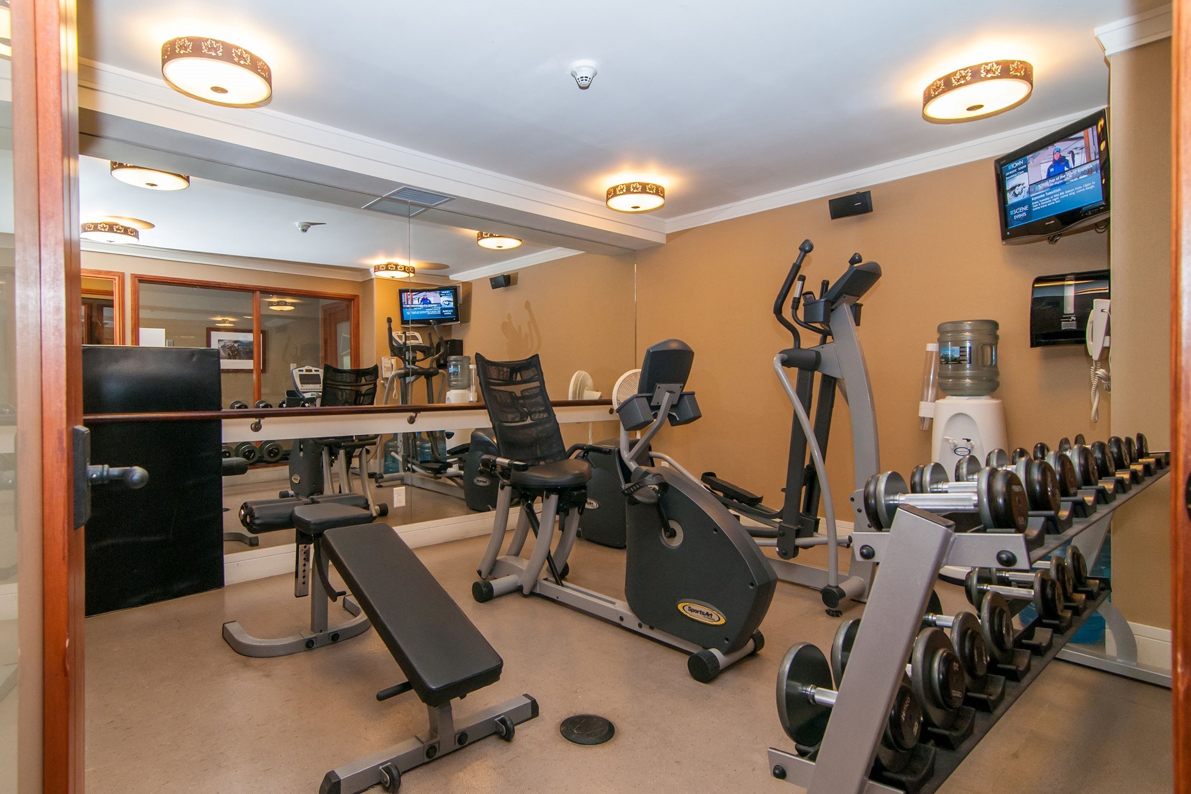 Banff - Fox hotel & suites fitness room