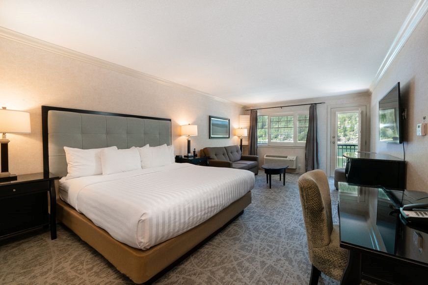 Nelson - Prestige Lakeside Resort - 1 king bed