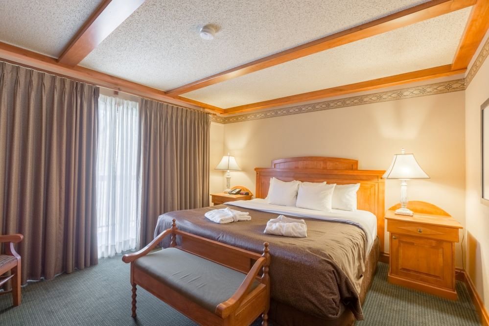 Banff park lodge - executive suite bedroom