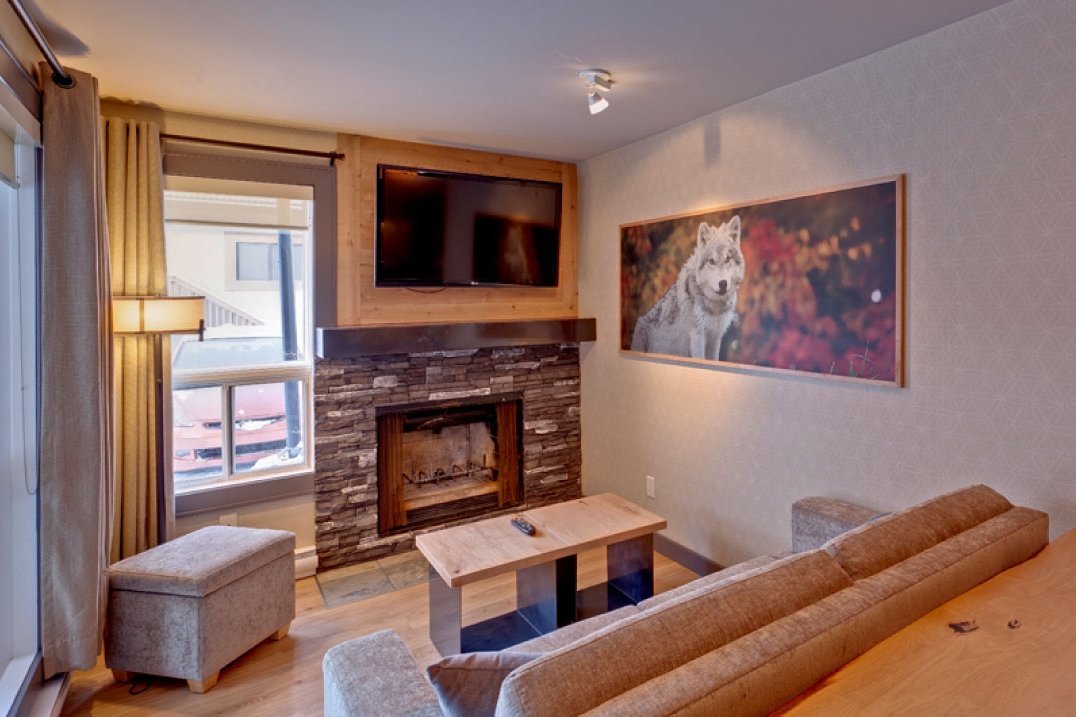 Banff rocky mountain resort - one bedroom wolf condo living
