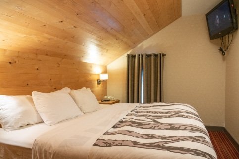 Banff rocky mountain resort - two bedroom wolf condo bedroom