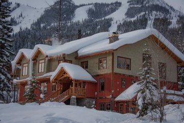 Winston lodge Kicking Horse exterieur3.jpg