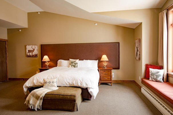 Winston lodge Kicking Horse 1 king deluxe room south lodge.jpg