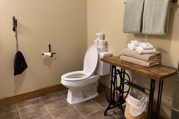 Winston lodge Kicking Horse double queen bathroom.jpg