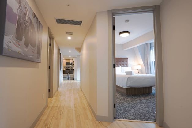 Basecamp suites banff - 3 bedroom apartment superior hall.jpg