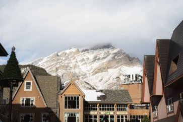 Basecamp suites banff - exterior2.jpg