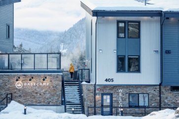 Basecamp revelstoke - exterior.jpg Basecamp revelstoke - exterior.jpg