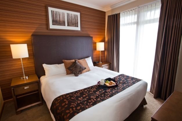 Revelstoke the sutton place hotel signature king room.jpg