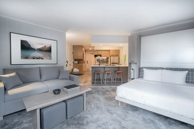 Lake Louise - Lake louise inn junior suite living klein.jpg