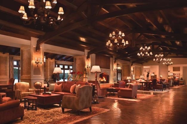 Deer valley - montage - vista lounge klein.jpg