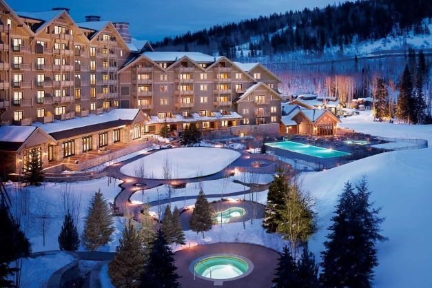 Deer valley - montage - outdoor spa klein.jpg