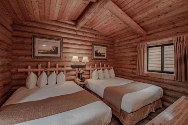 Jackson cowboy village resort double queen deluxe cabin