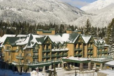 Pinnacle hotel whistler exterior