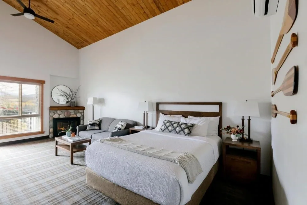 Pyramid lake lodge - cavell room