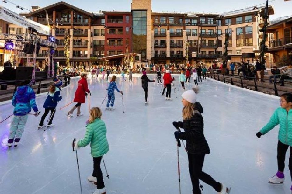 Snowmass - Limelight Hotel Snowmass ice skating