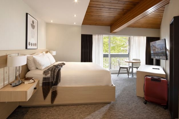 Banff Aspen Lodge superior room queen