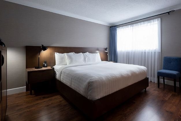 Rossland - Prestige mountain resort - designer suite bedroom