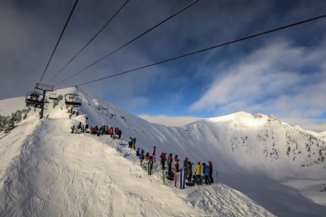 Kicking Horse wintervakantie skiers op de berg.jpg