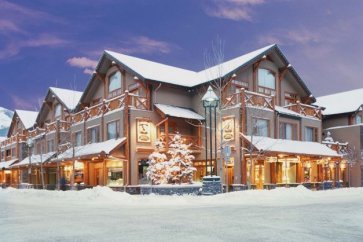 Banff - Brewster's mountain lodge exterior