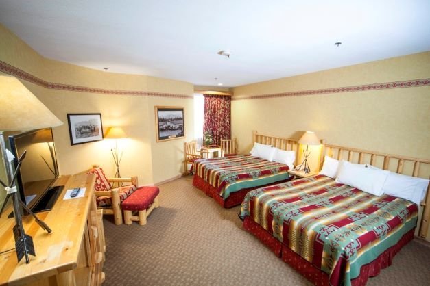 Brewster Mountain Lodge Deluxe room