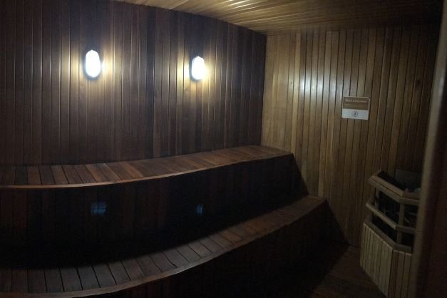banff brewster's mountain lodge sauna.jpeg