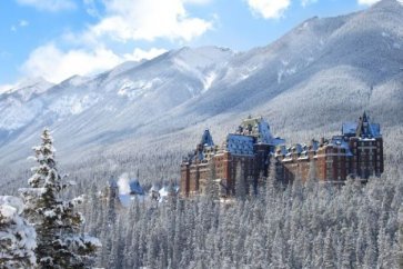 Banff - Fairmont Banff Springs exterior 