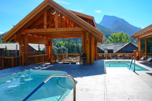 Banff - Moose hotel & suites pool