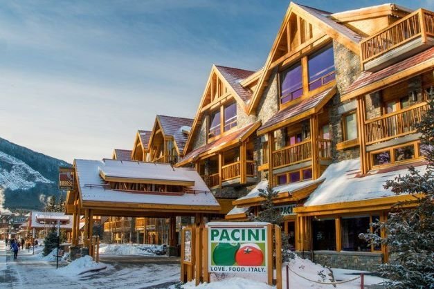 Banff - Moose hotel & suites pacini.jpg