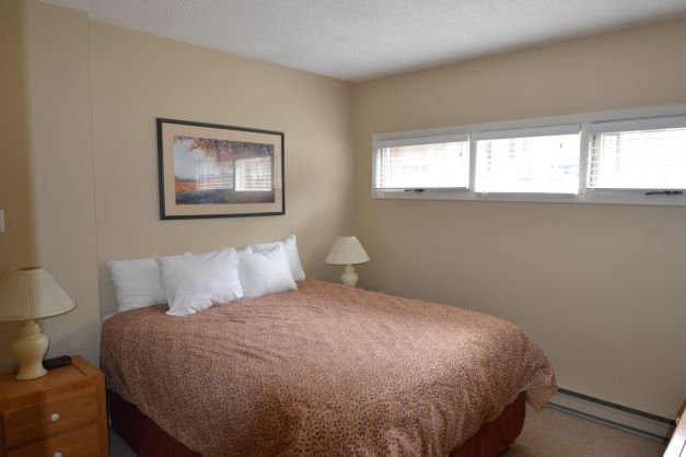 Panorama Mountain Village - horsethief bedroom.jpg