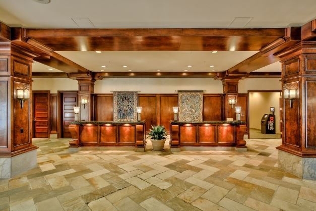 Sun Peaks - Sun Peaks Grand Hotel front desk