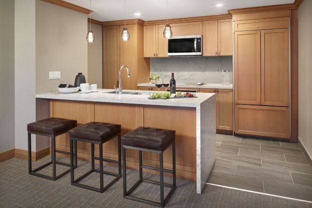 sun peaks grand hotel suite met keuken.jpg