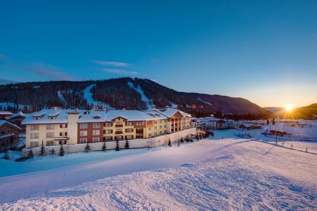 Sun Peaks - Sun Peaks Grand Hotel exterior