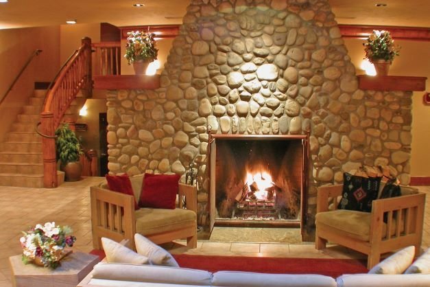Banff – Caribou Lodge lobby