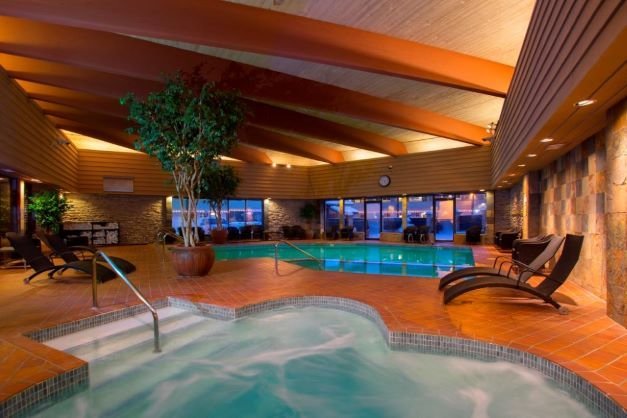 The jasper inn & suites pool & hot tub