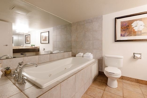 Jasper - Chateau jasper executive suite bathroom