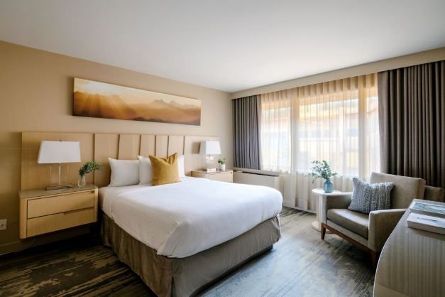 Jasper -Forest park hotel - woodland - atrium room 1 king