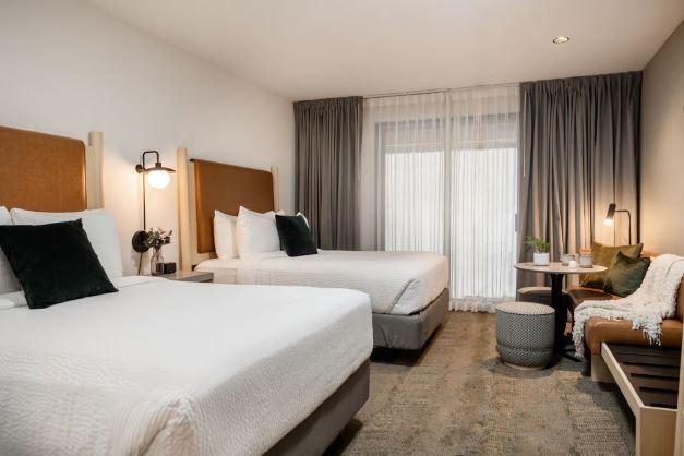 Jasper -Forest park hotel - alpine suites - kitchen suite - 2 queen3