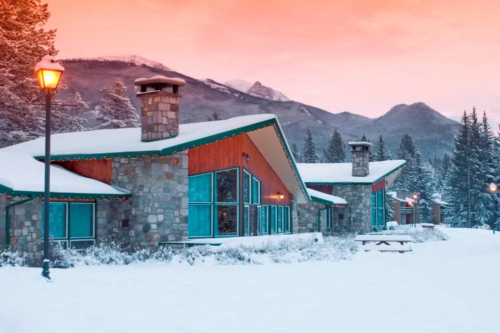 Fairmont Jasper Park Lodge Exterior
