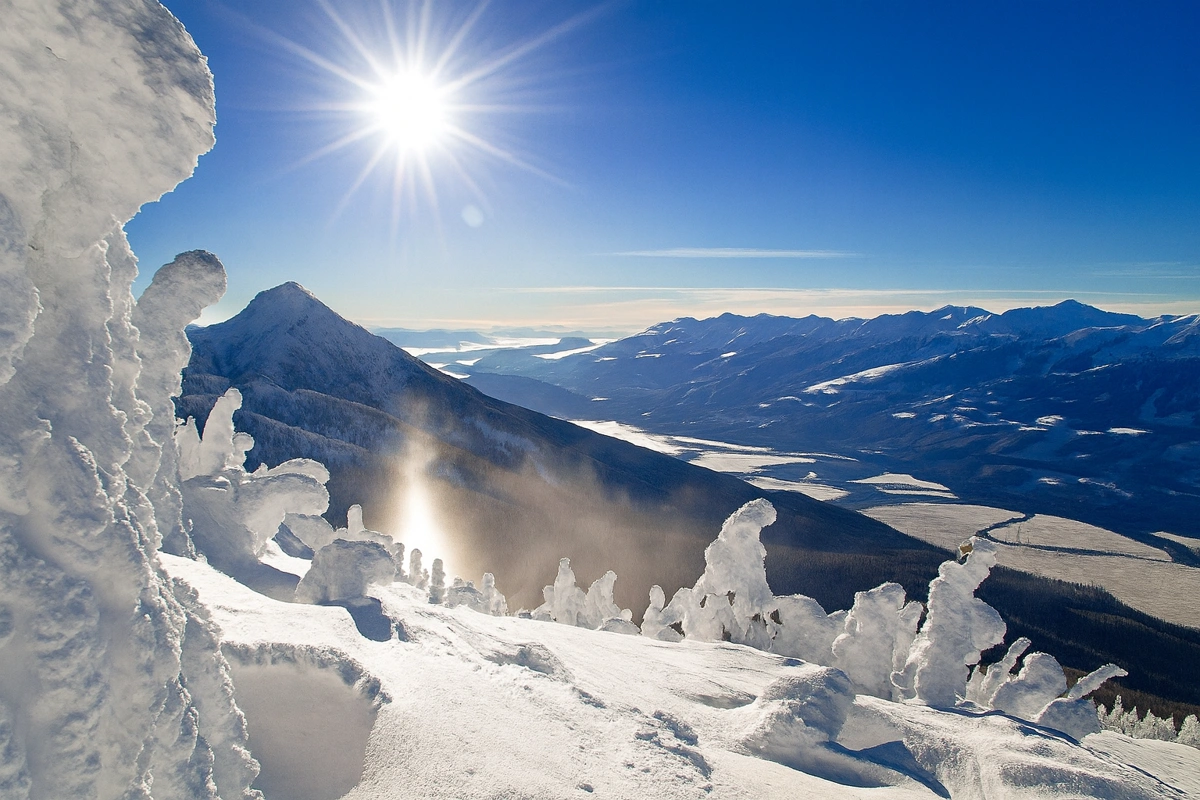 Wintersport in Canada of Amerika, leer de skitermen voor je skivakantie zoals Snowghosts