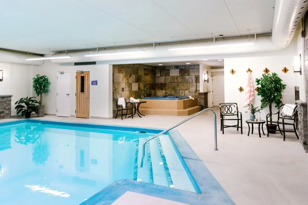 Jasper - Lobstick lodge pool