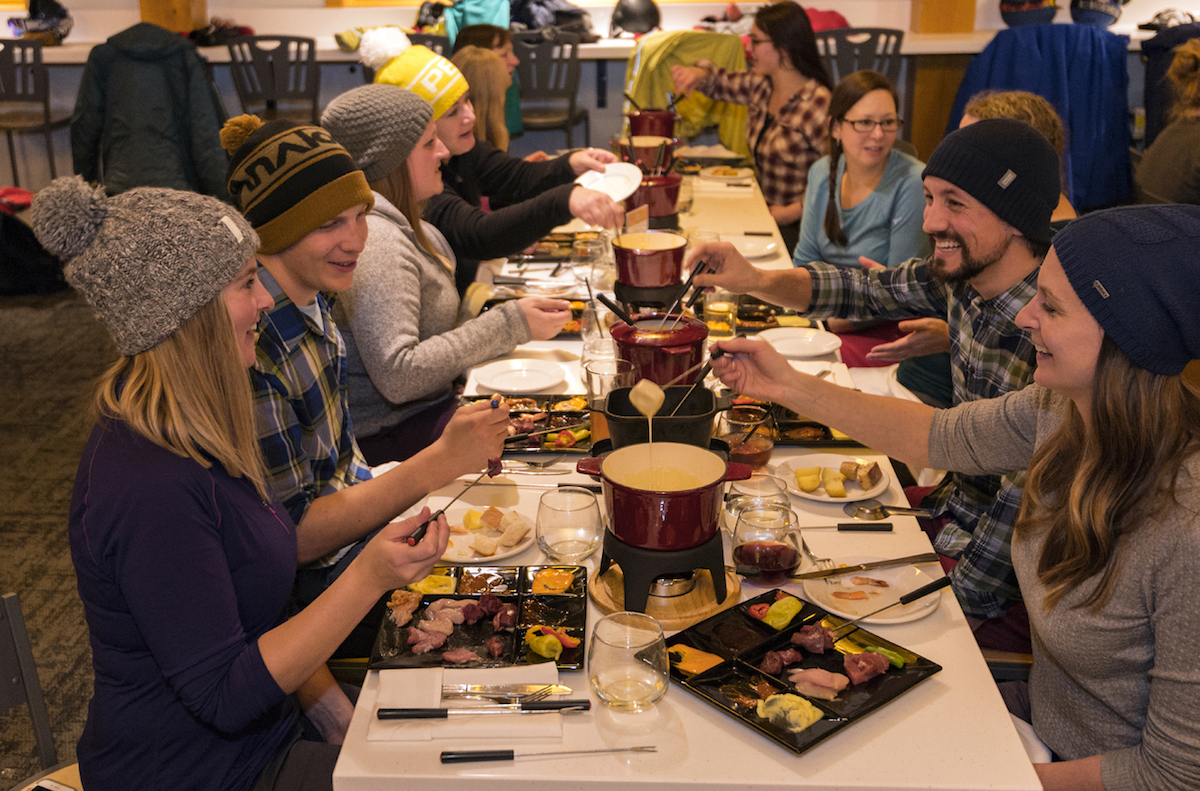 Restaurant Sunburst Lodge op de piste in het Canadese Sun Peaks