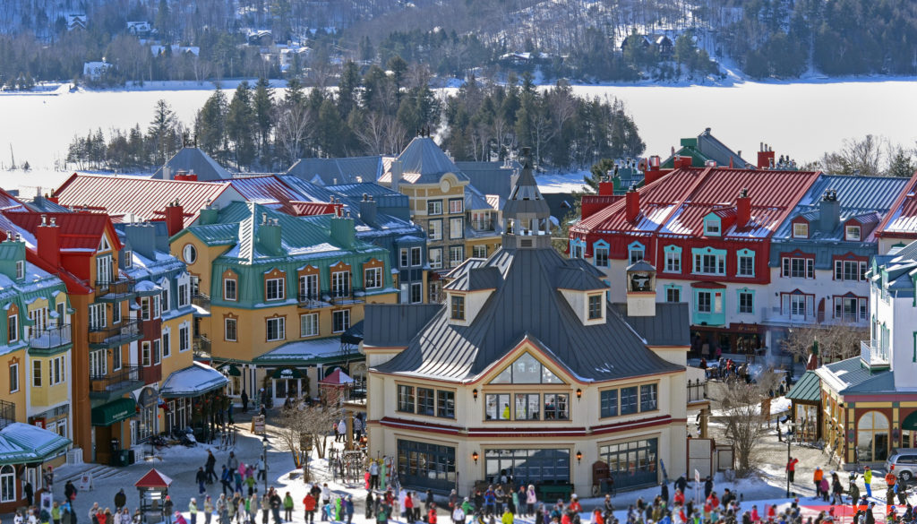 Het prachtige Mont Tremblant ligt in het oosten van Canada, je bent er snel met een vlucht van 6 uur